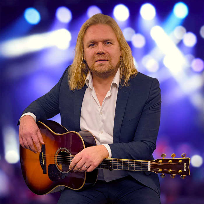 Huippulaadukas trubaduuri kaikkiin yksityis- ja yritysjuhliin koko Suomeen - Harri Mäkinen.